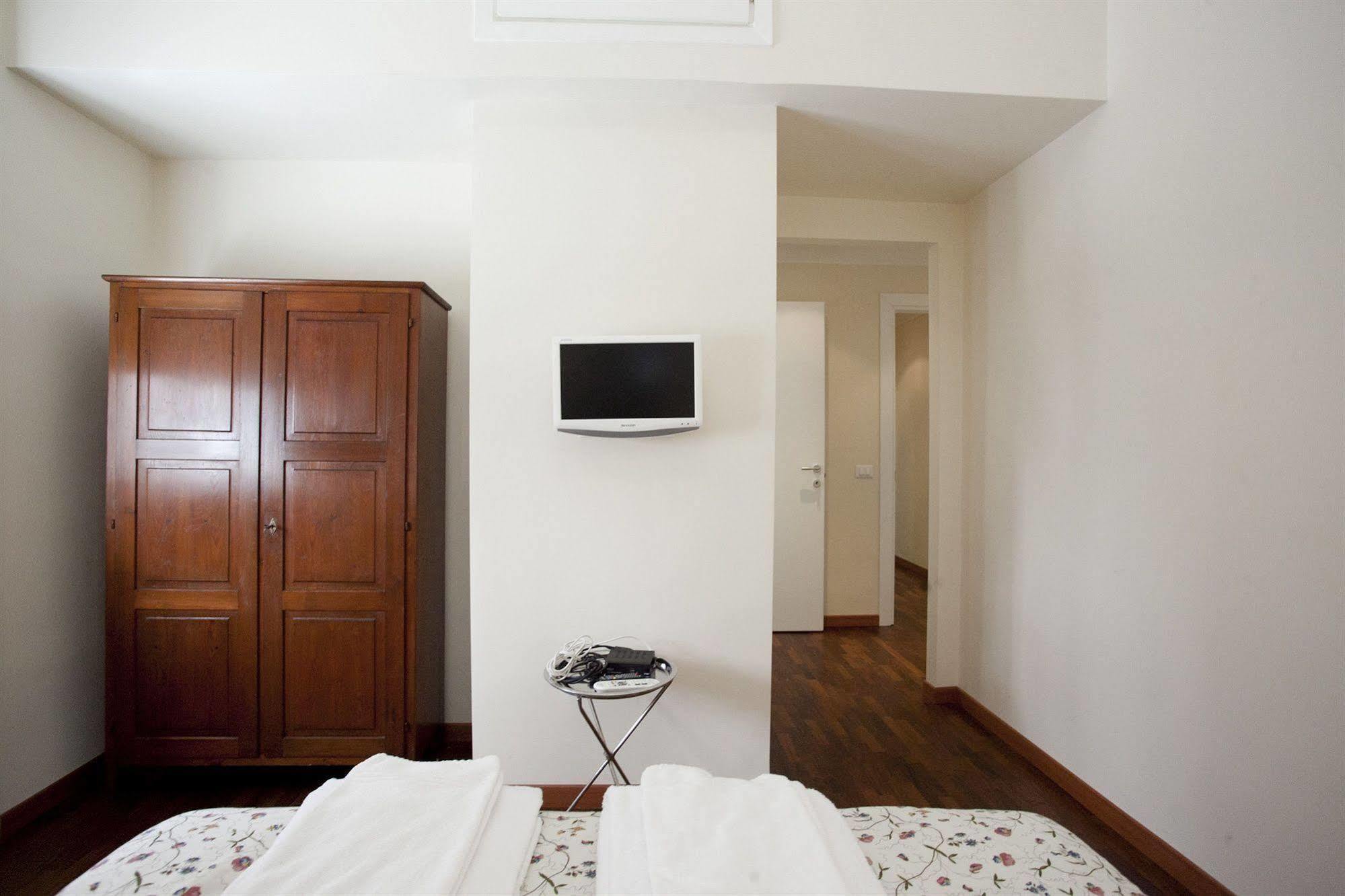 B&B Santi Quattro Al Colosseo Roma Ngoại thất bức ảnh