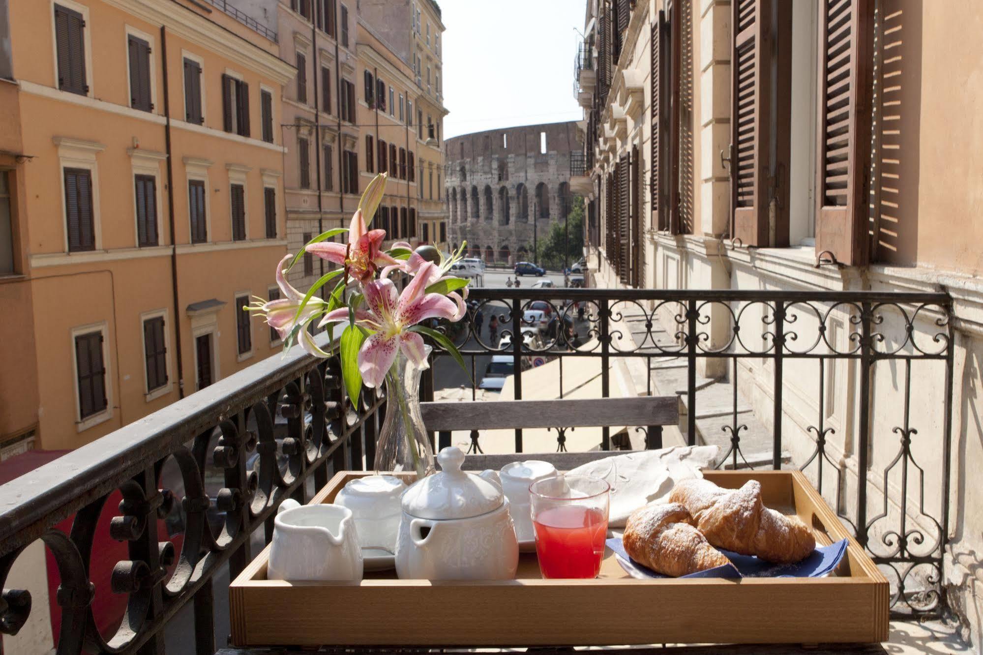 B&B Santi Quattro Al Colosseo Roma Ngoại thất bức ảnh