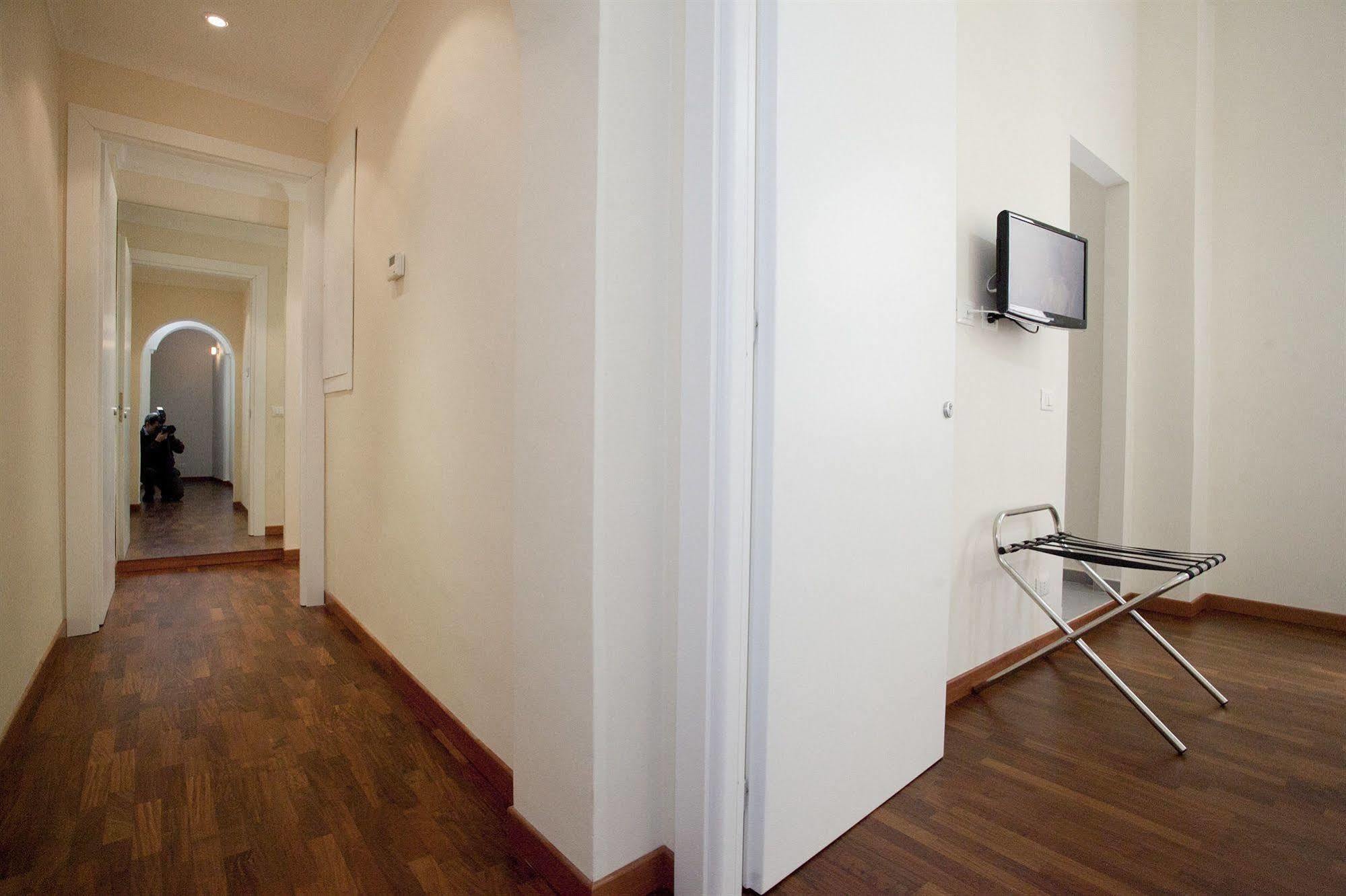 B&B Santi Quattro Al Colosseo Roma Ngoại thất bức ảnh