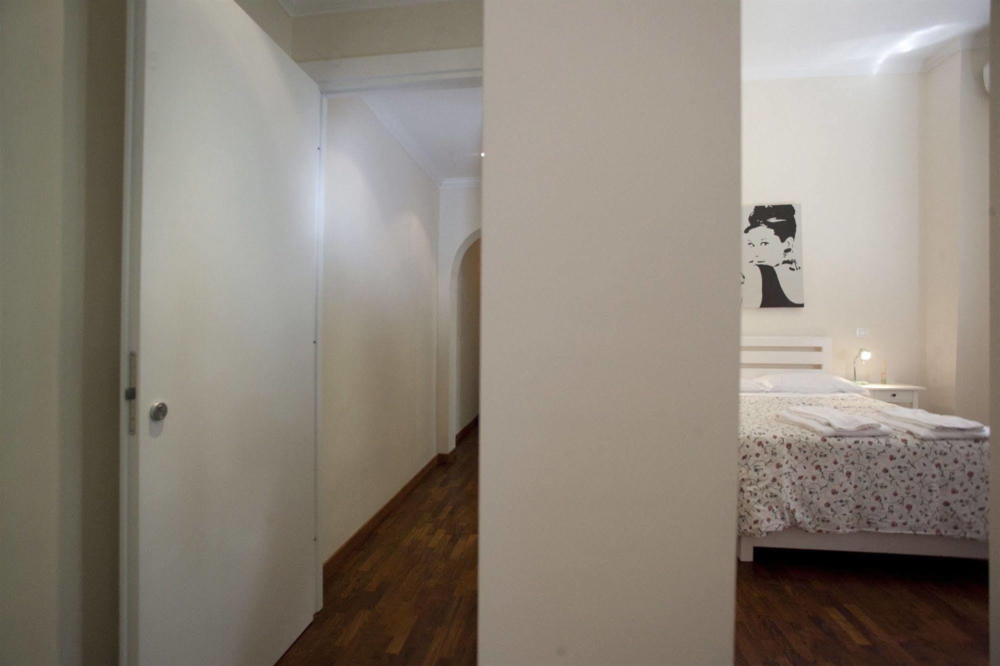 B&B Santi Quattro Al Colosseo Roma Ngoại thất bức ảnh