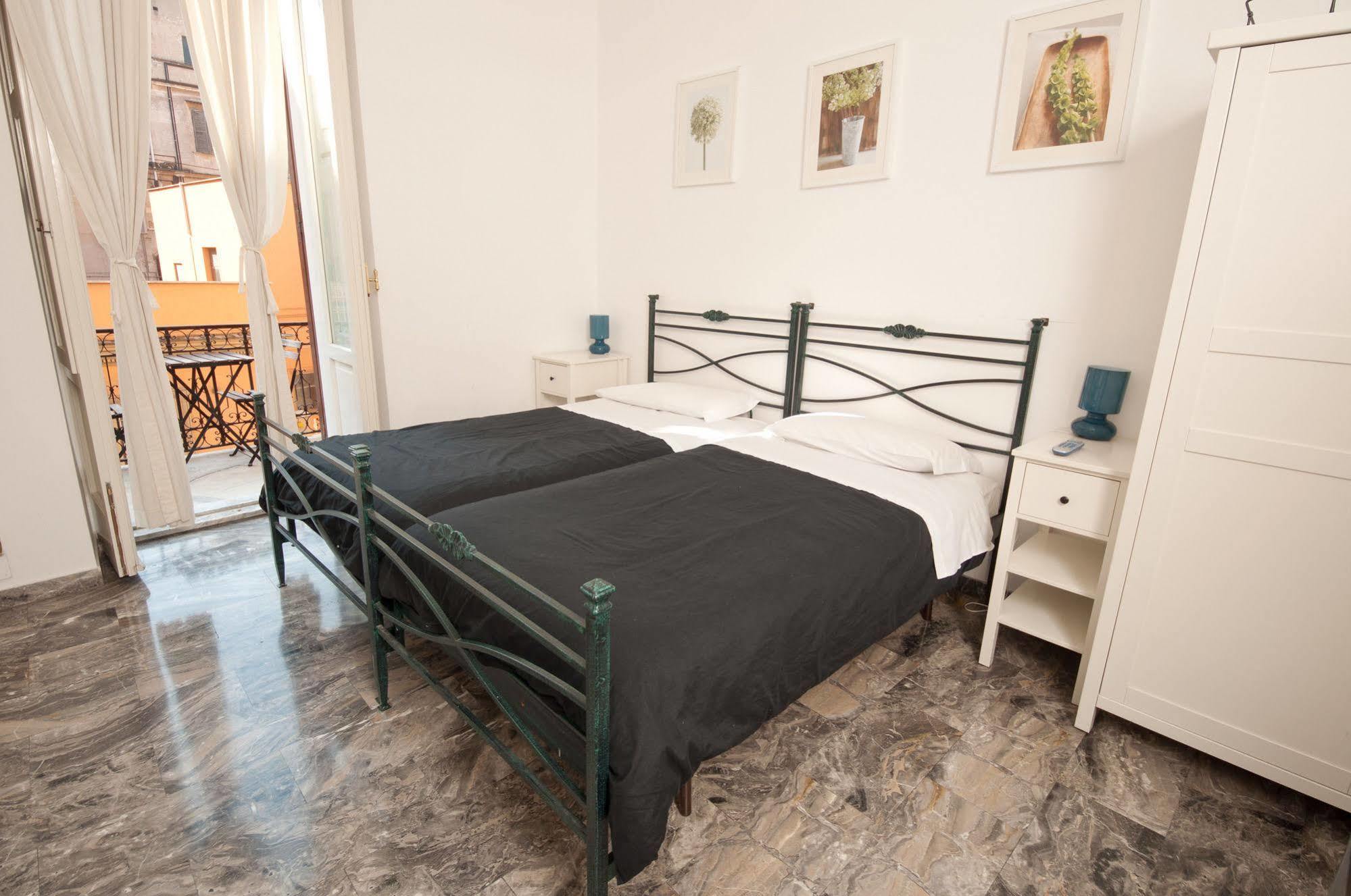 B&B Santi Quattro Al Colosseo Roma Ngoại thất bức ảnh